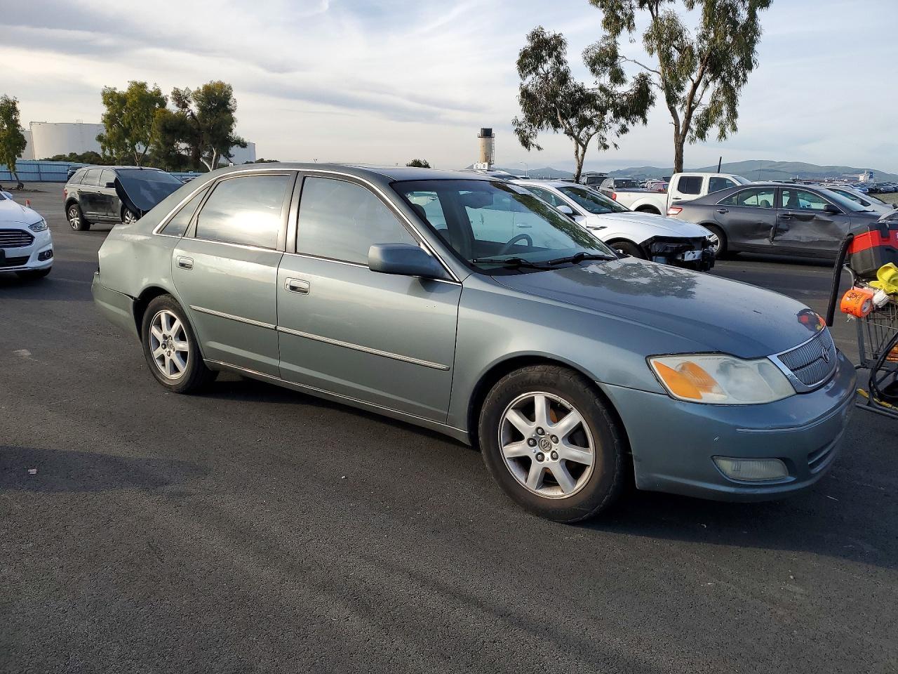 2000 TOYOTA Avalon
