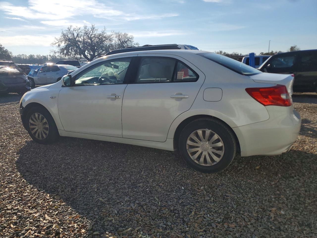 2012 SUZUKI Kizashi