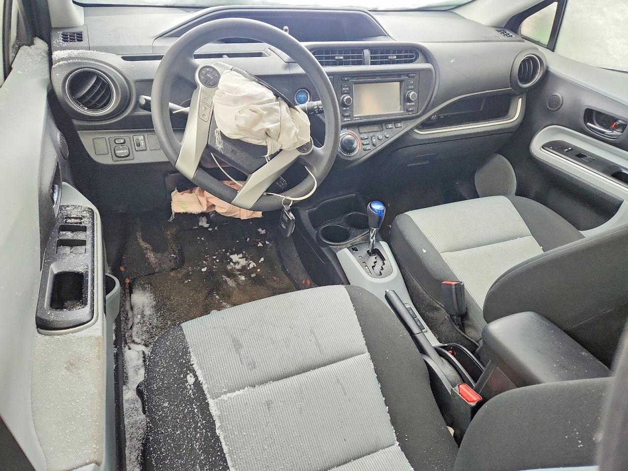 2014 TOYOTA Prius c
