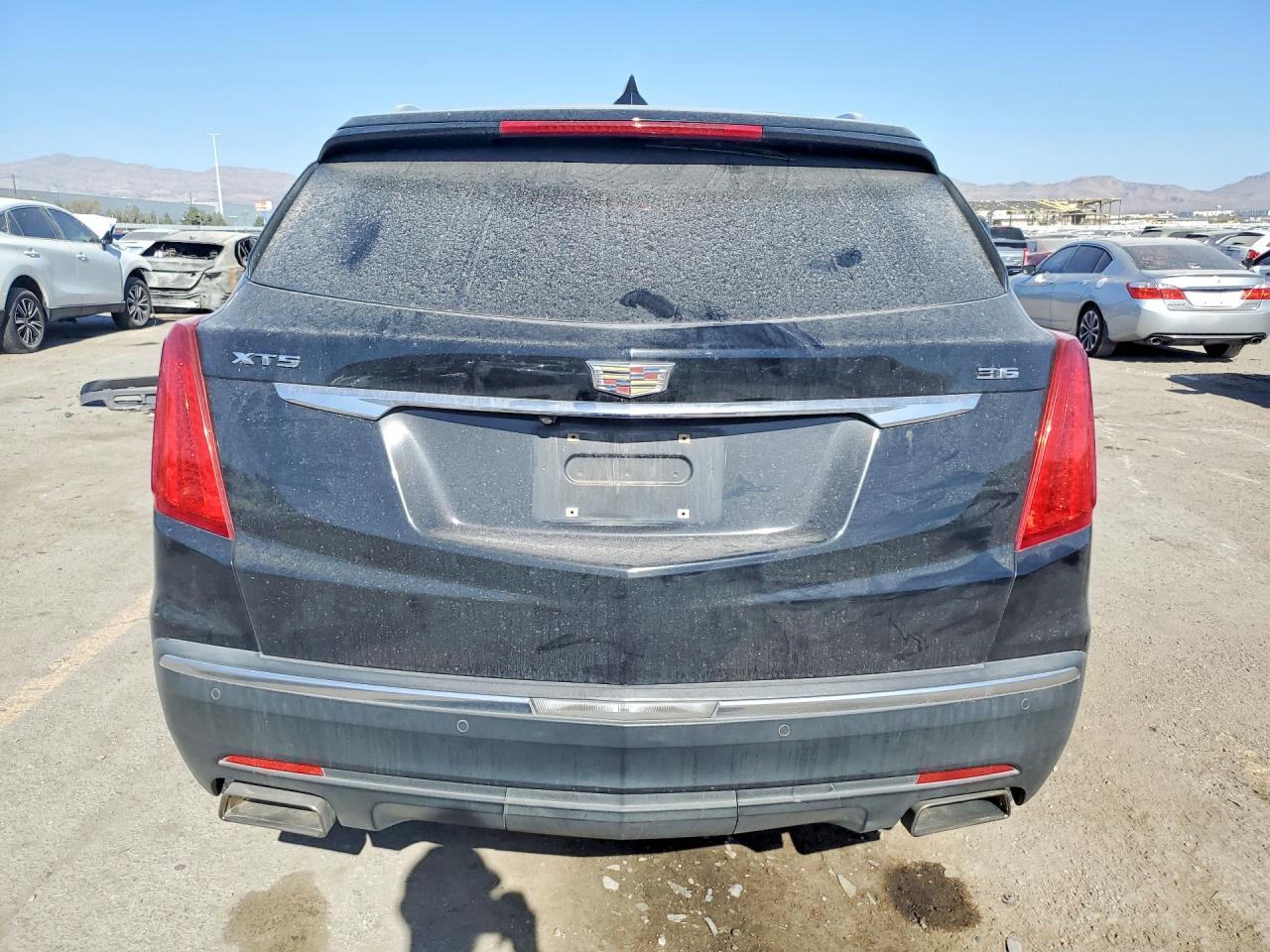 2017 CADILLAC XT5