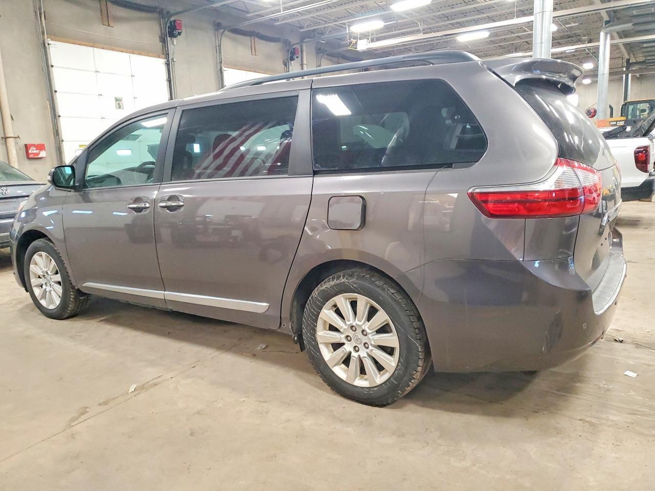 2016 TOYOTA SIENNA