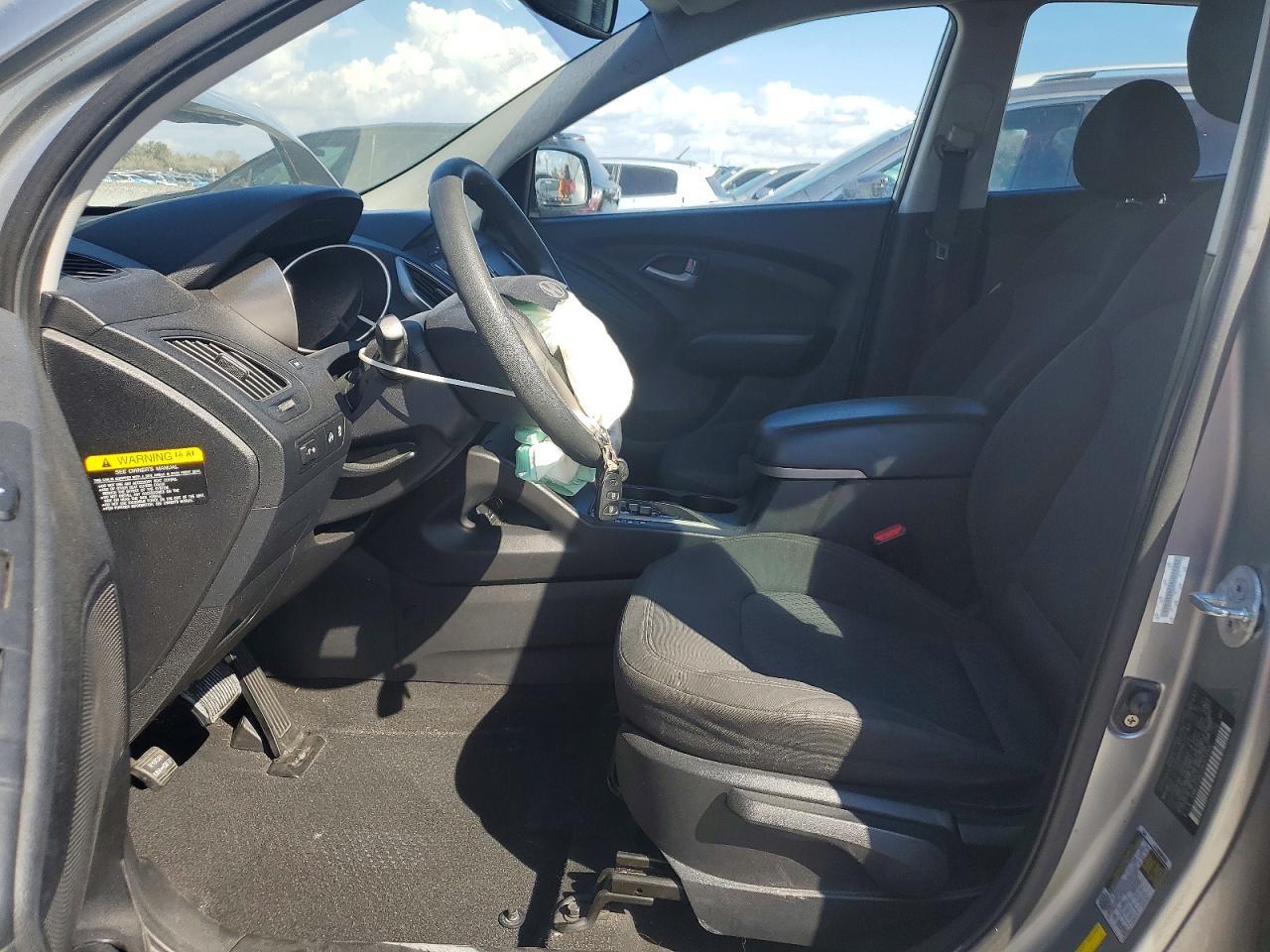 2010 HYUNDAI TUCSON