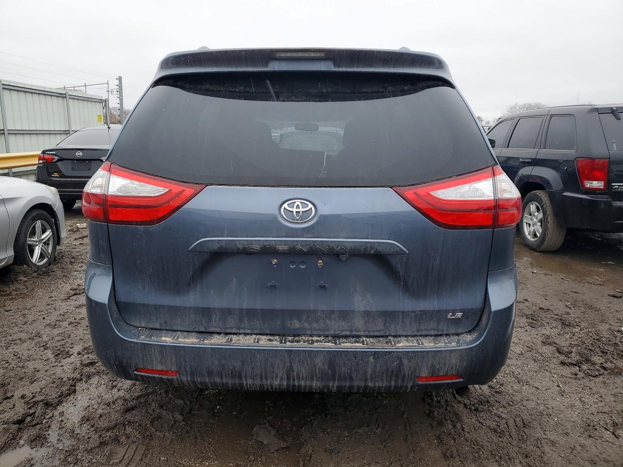 2015 TOYOTA SIENNA