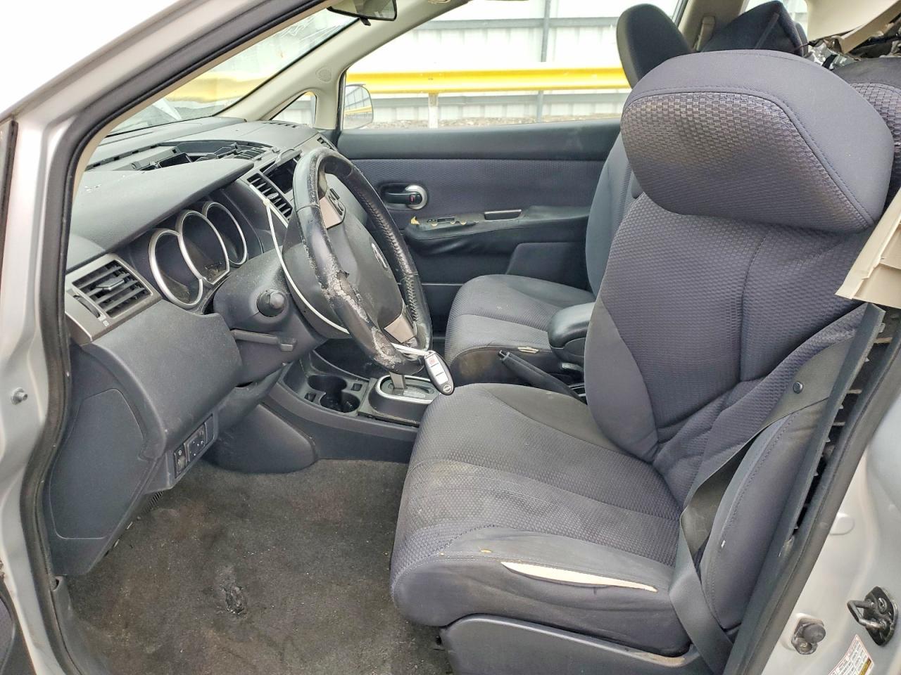 2009 NISSAN VERSA