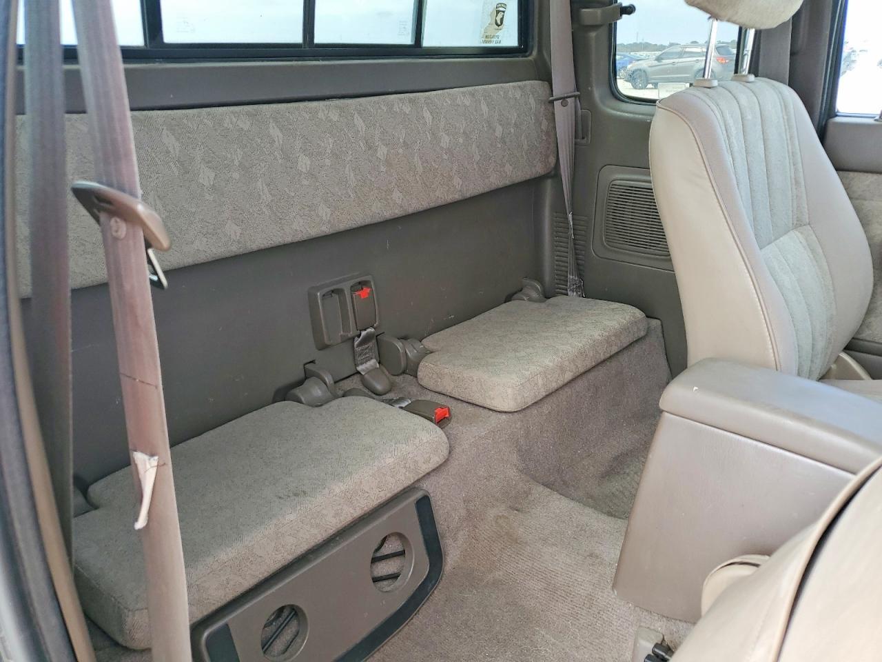 2000 TOYOTA TACOMA