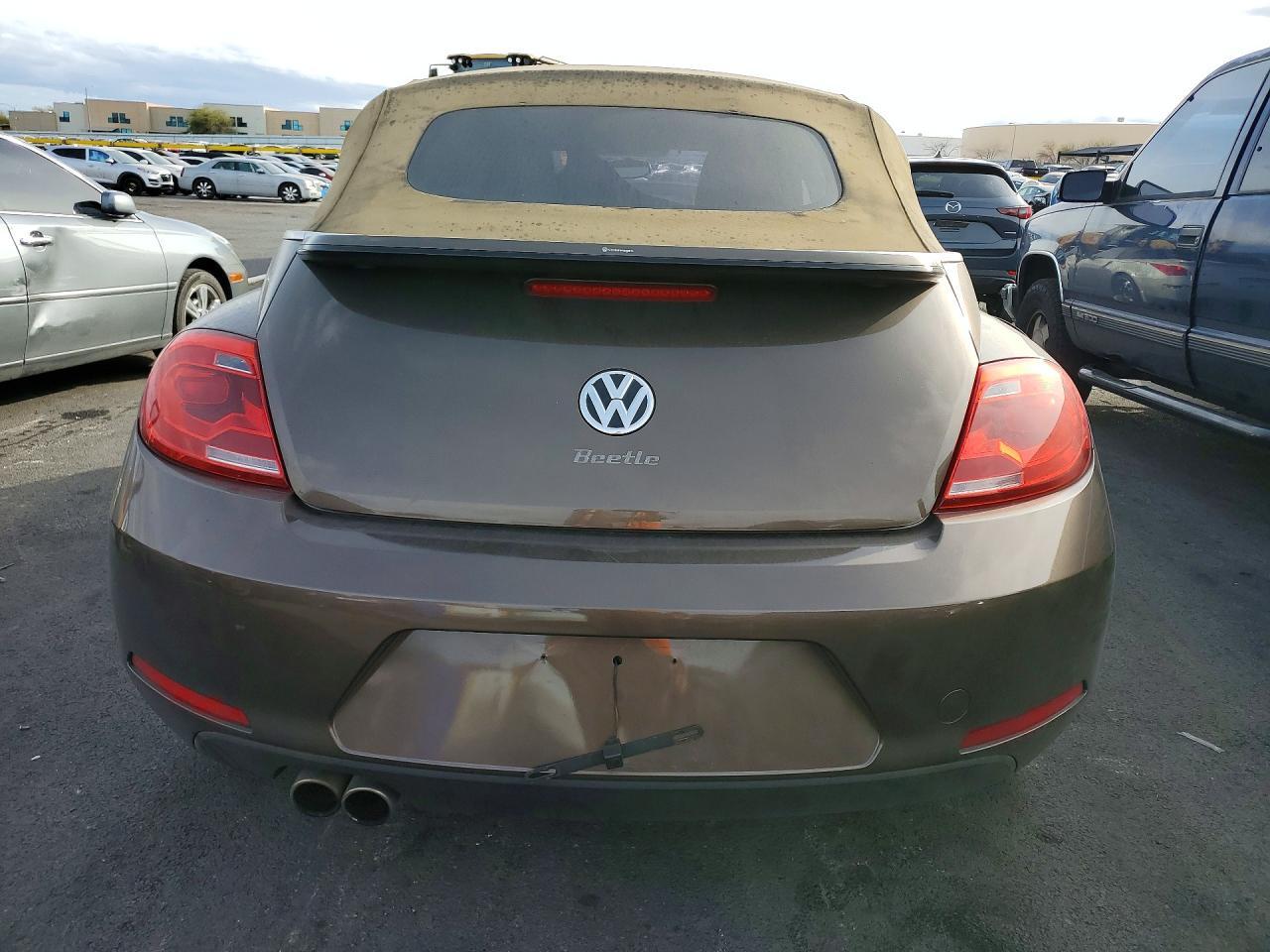 2013 VOLKSWAGEN Beetle