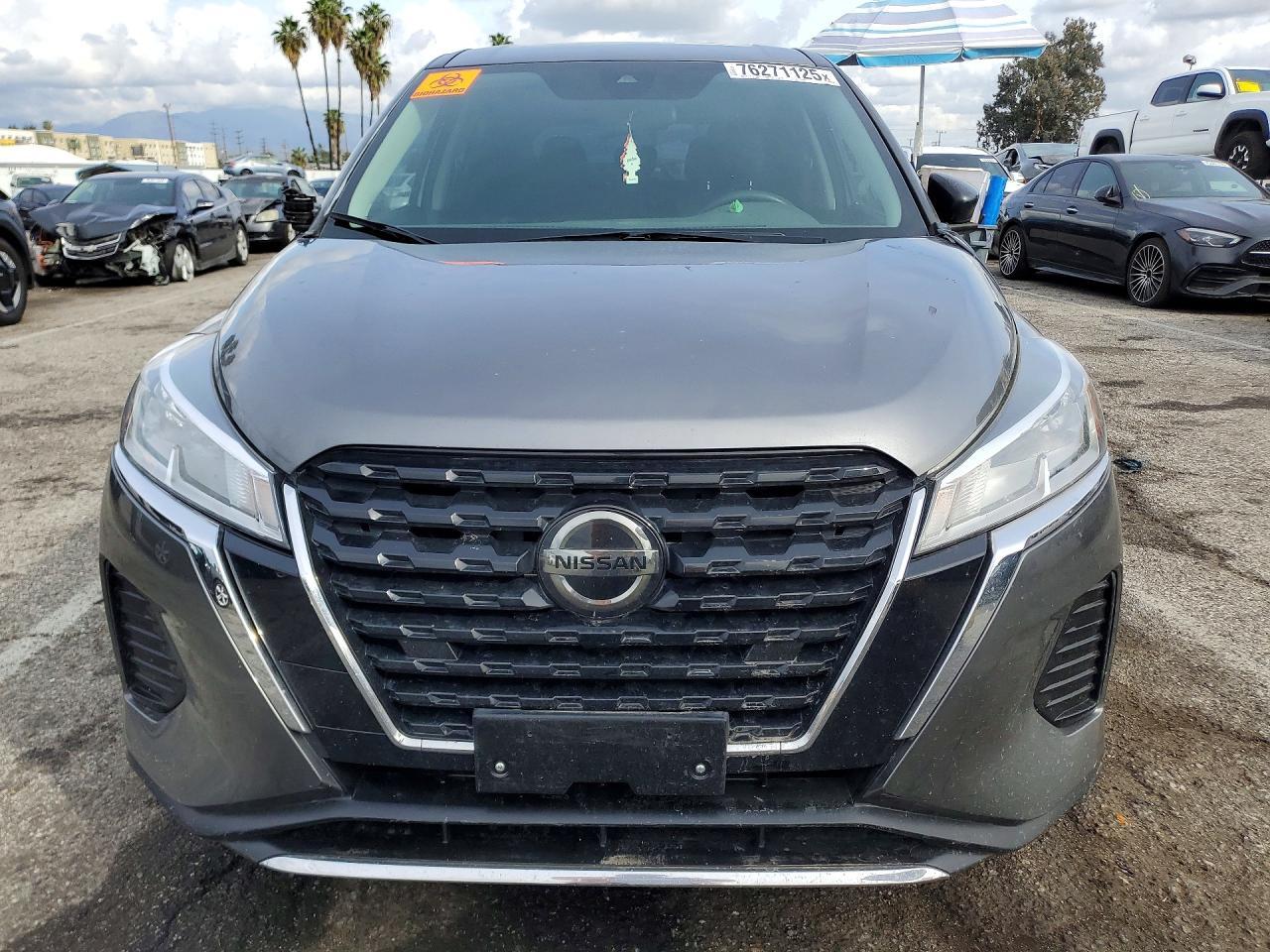 2021 NISSAN KICKS