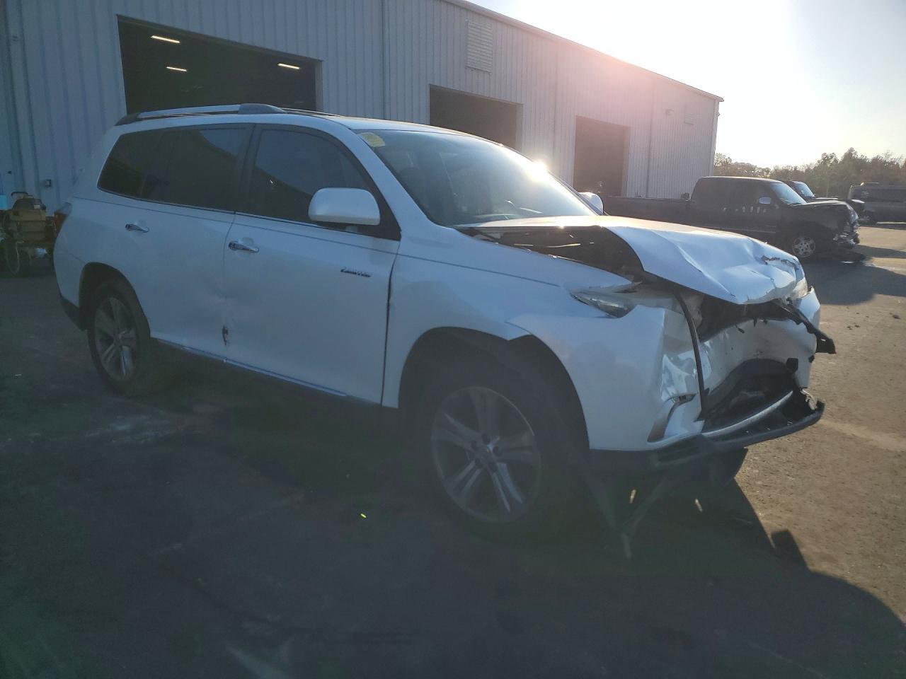 2013 TOYOTA HIGHLANDER
