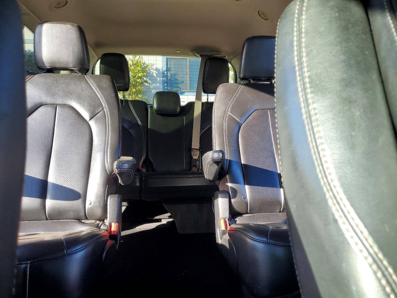 2020 CHRYSLER Voyager