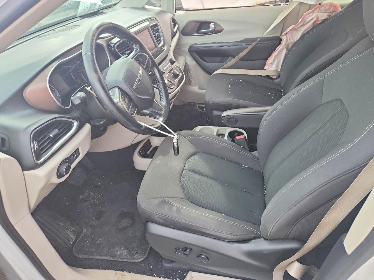 2020 CHRYSLER Voyager