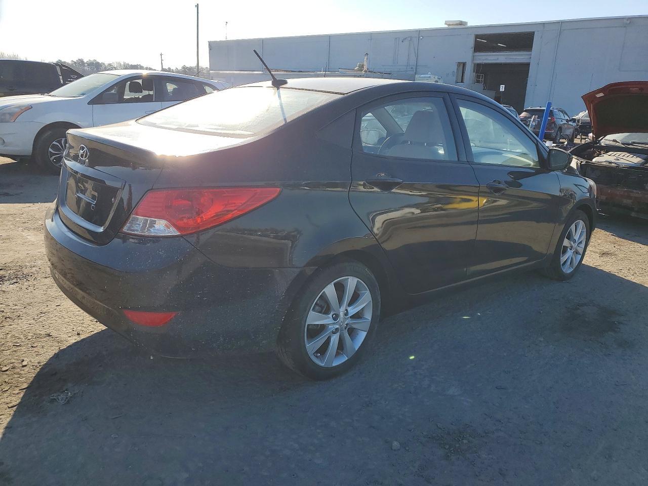 2013 HYUNDAI ACCENT