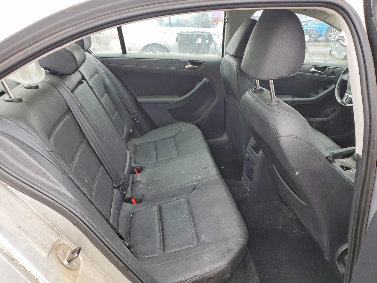 2011 VOLKSWAGEN JETTA