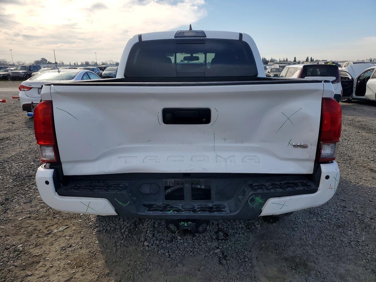 2017 TOYOTA TACOMA