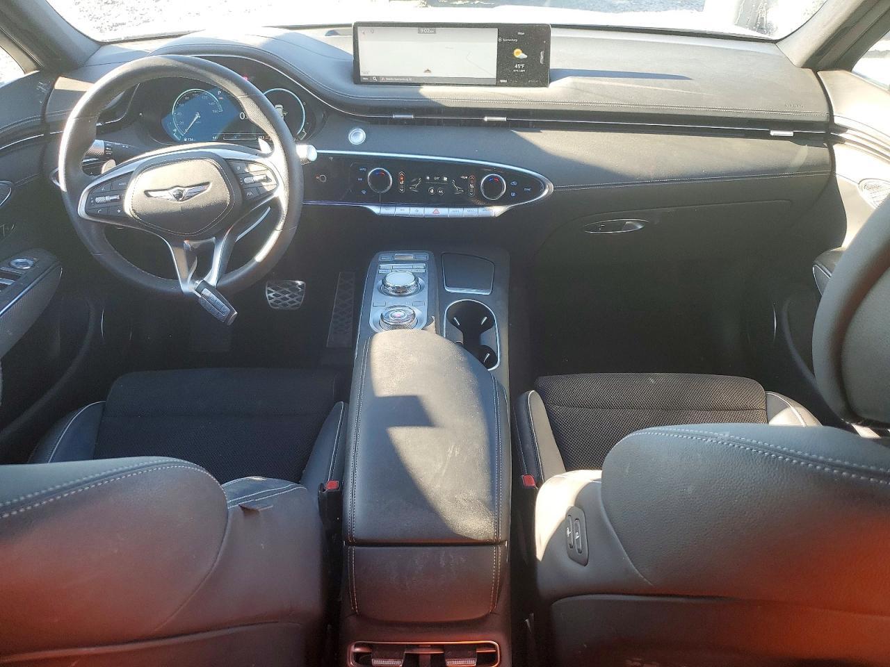2024 GENESIS GV70