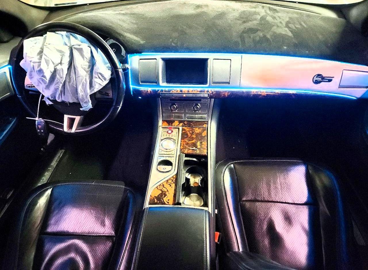 2010 JAGUAR XF