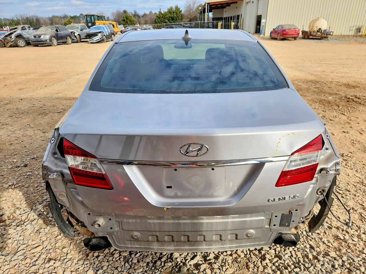 2013 HYUNDAI GENESIS