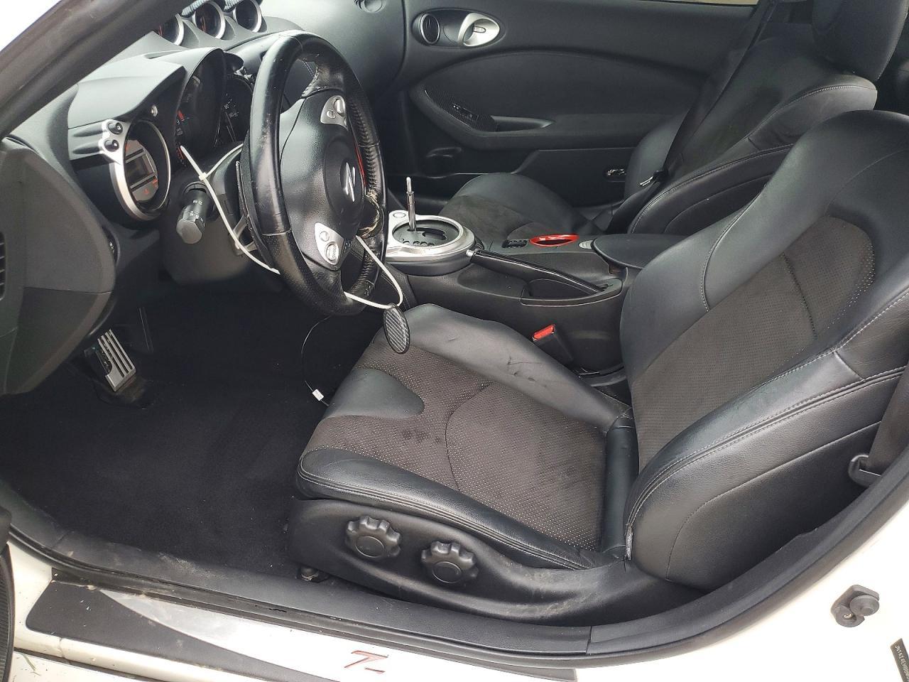 2011 NISSAN 370Z
