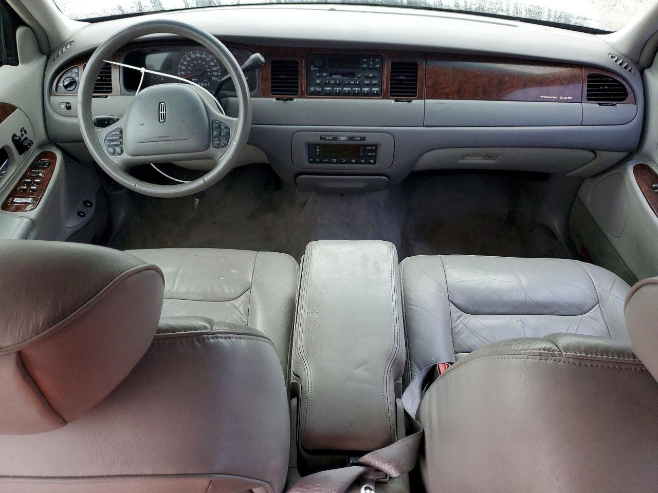 2000 LINCOLN Town Car