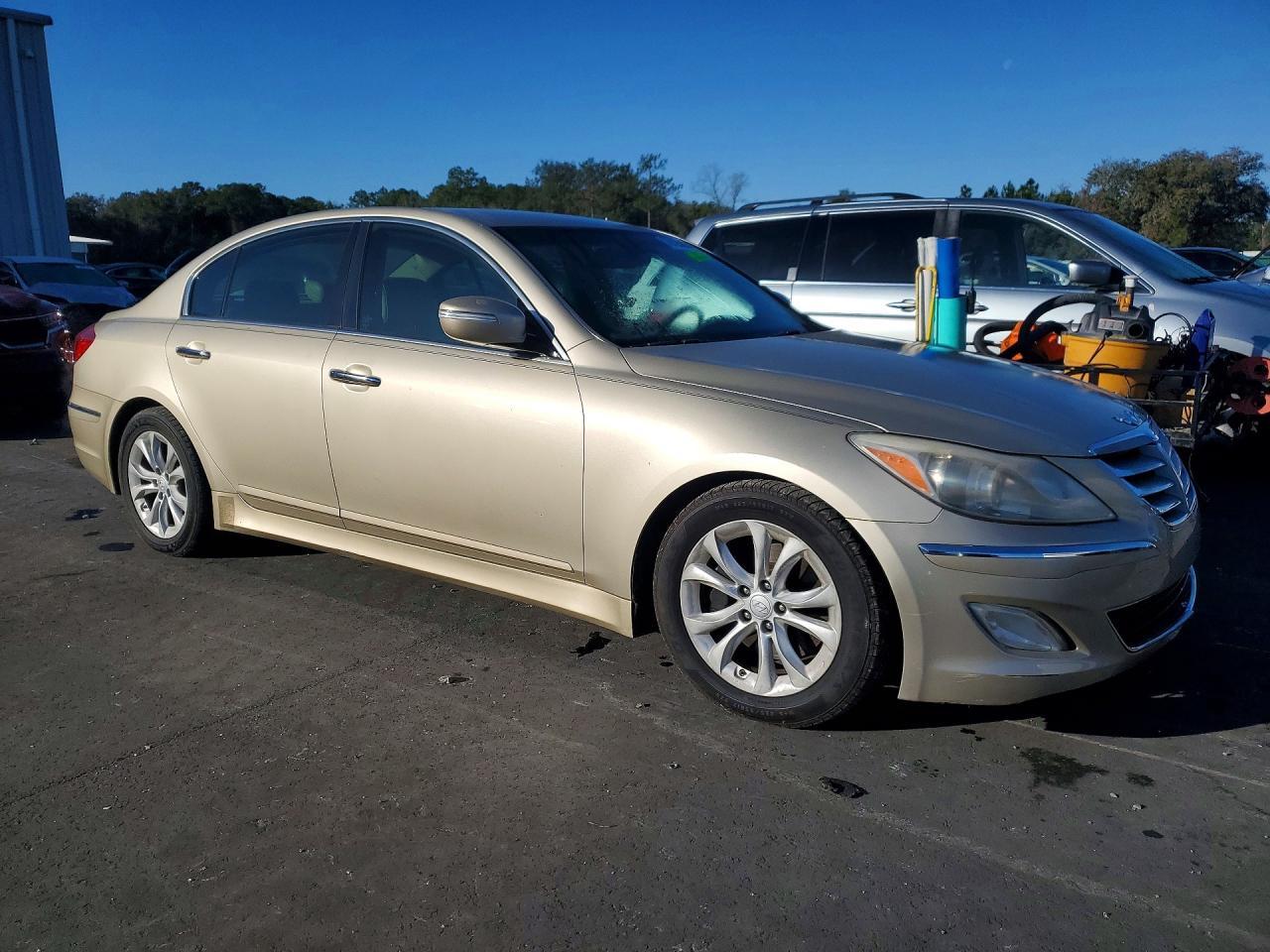 2012 HYUNDAI GENESIS