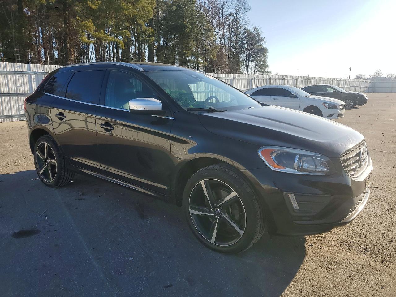 2015 VOLVO XC60