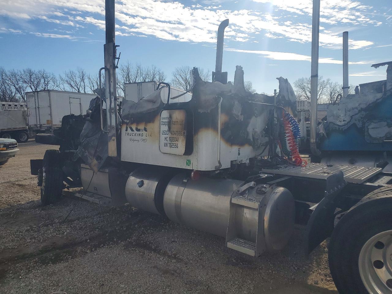 2020 PETERBILT 567