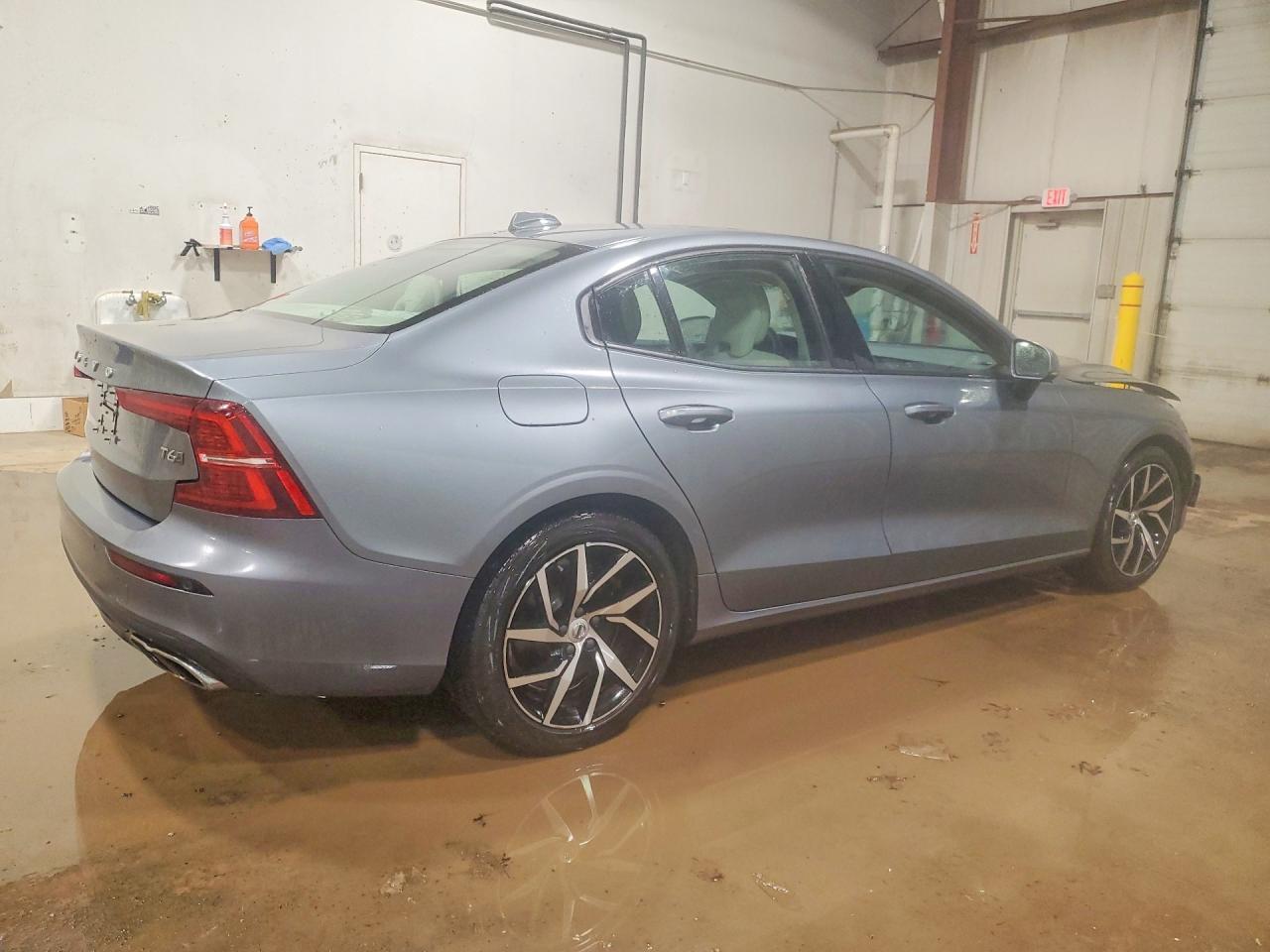 2020 VOLVO S60