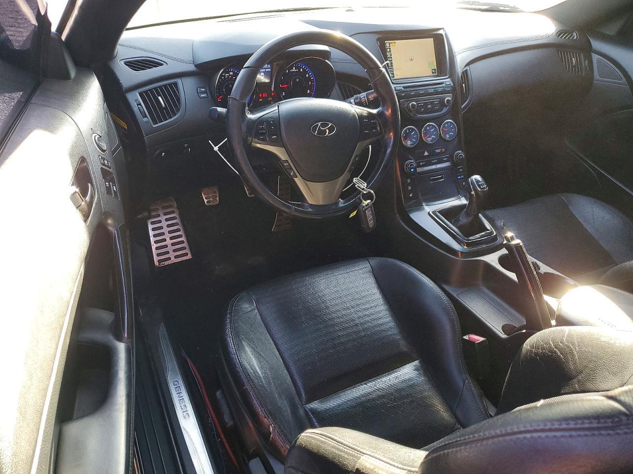2013 HYUNDAI GENESIS