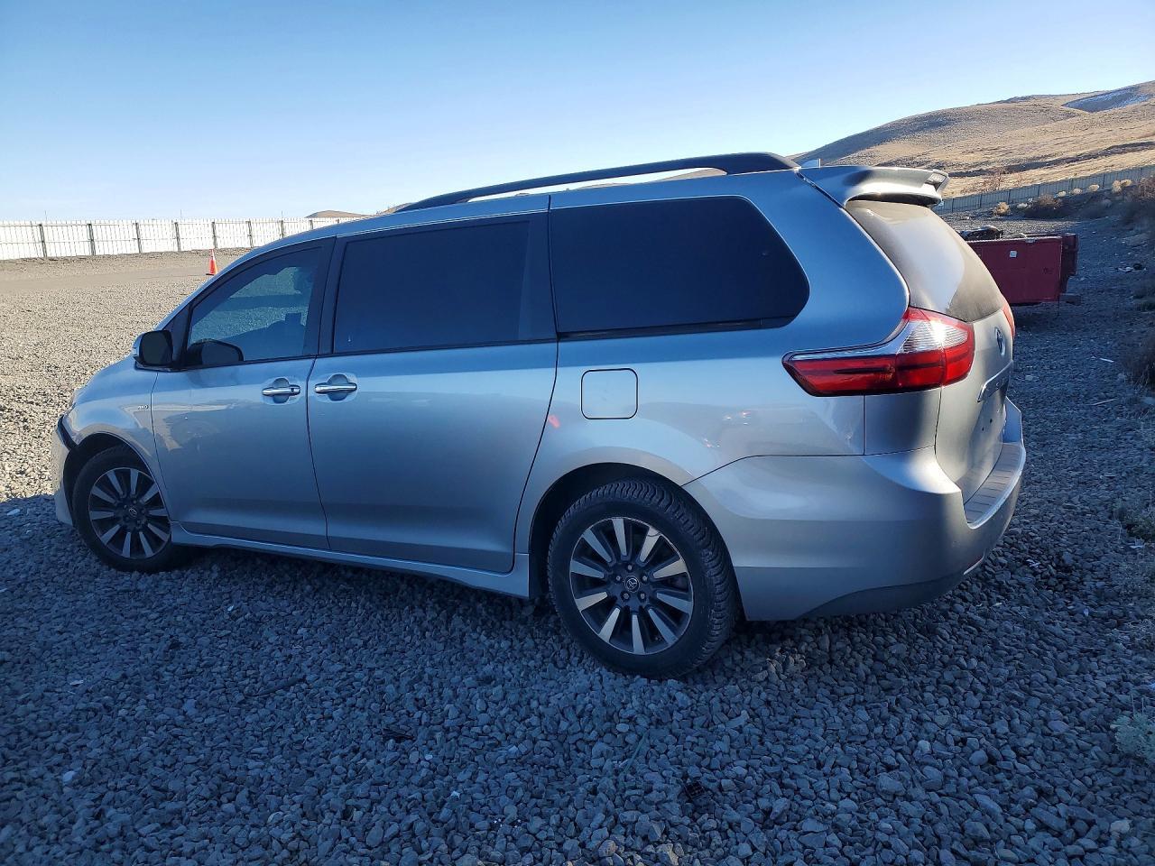 2019 TOYOTA SIENNA