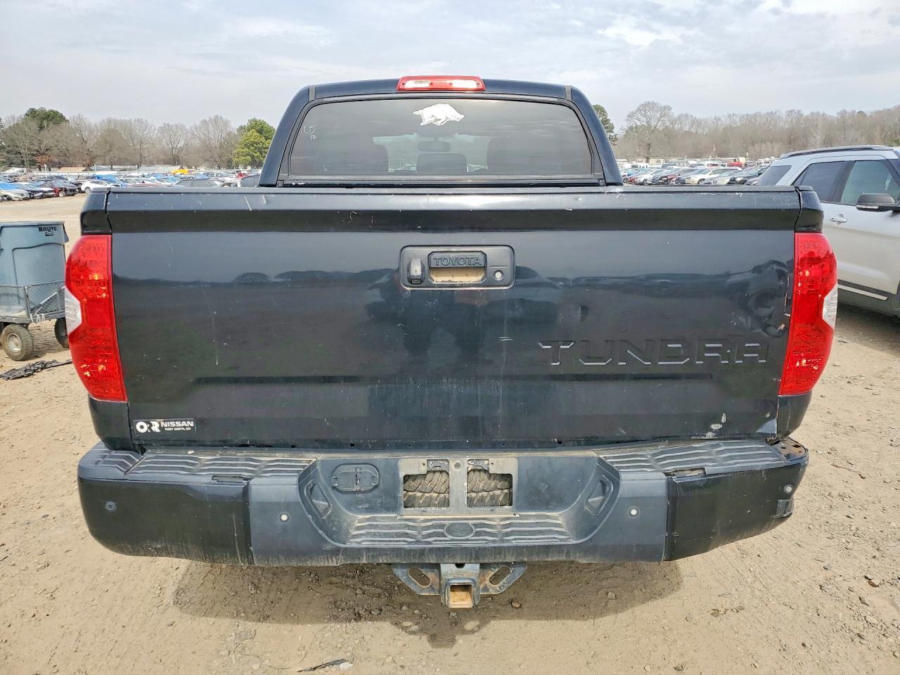 2016 TOYOTA TUNDRA