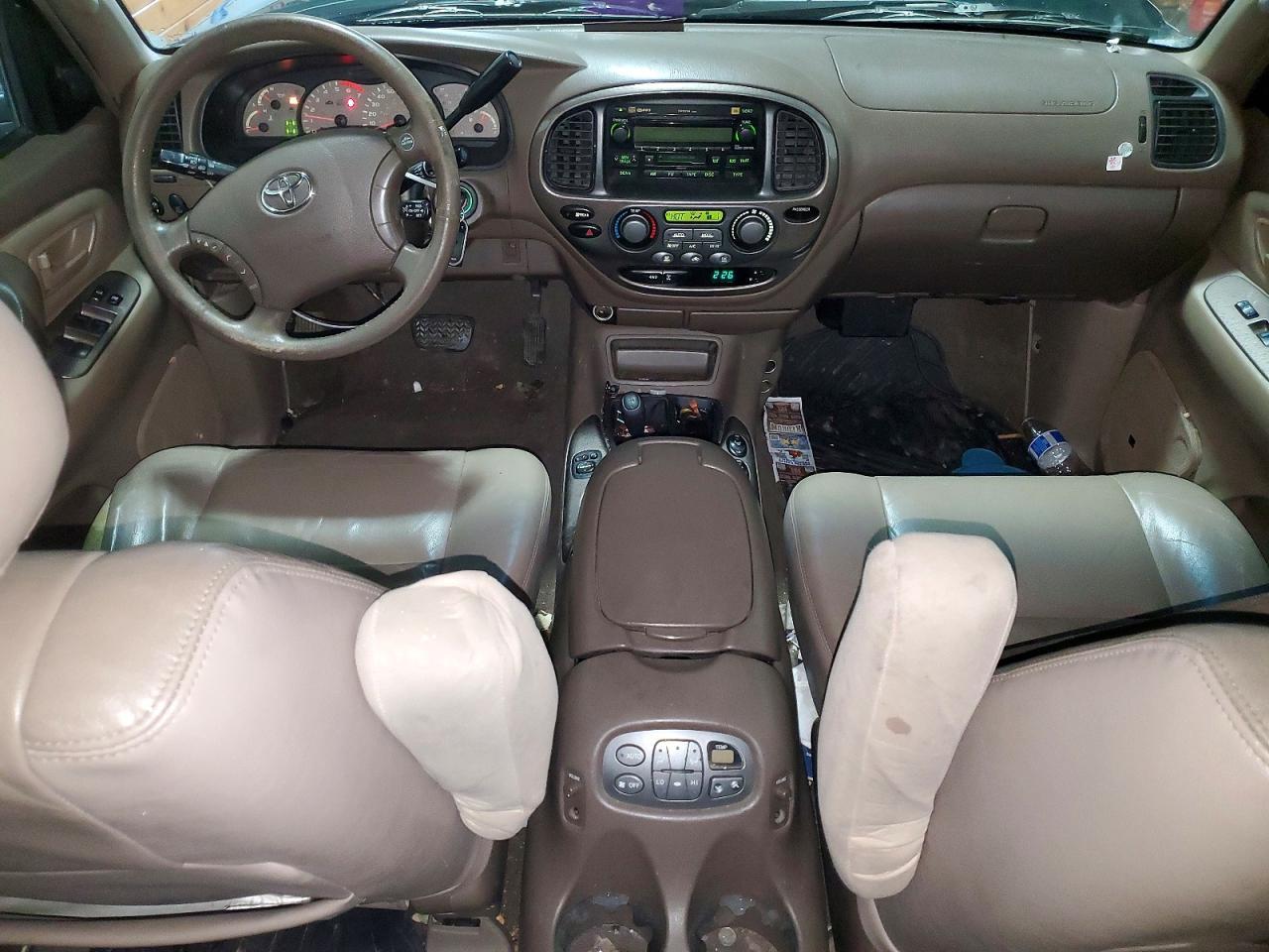2004 TOYOTA Sequoia