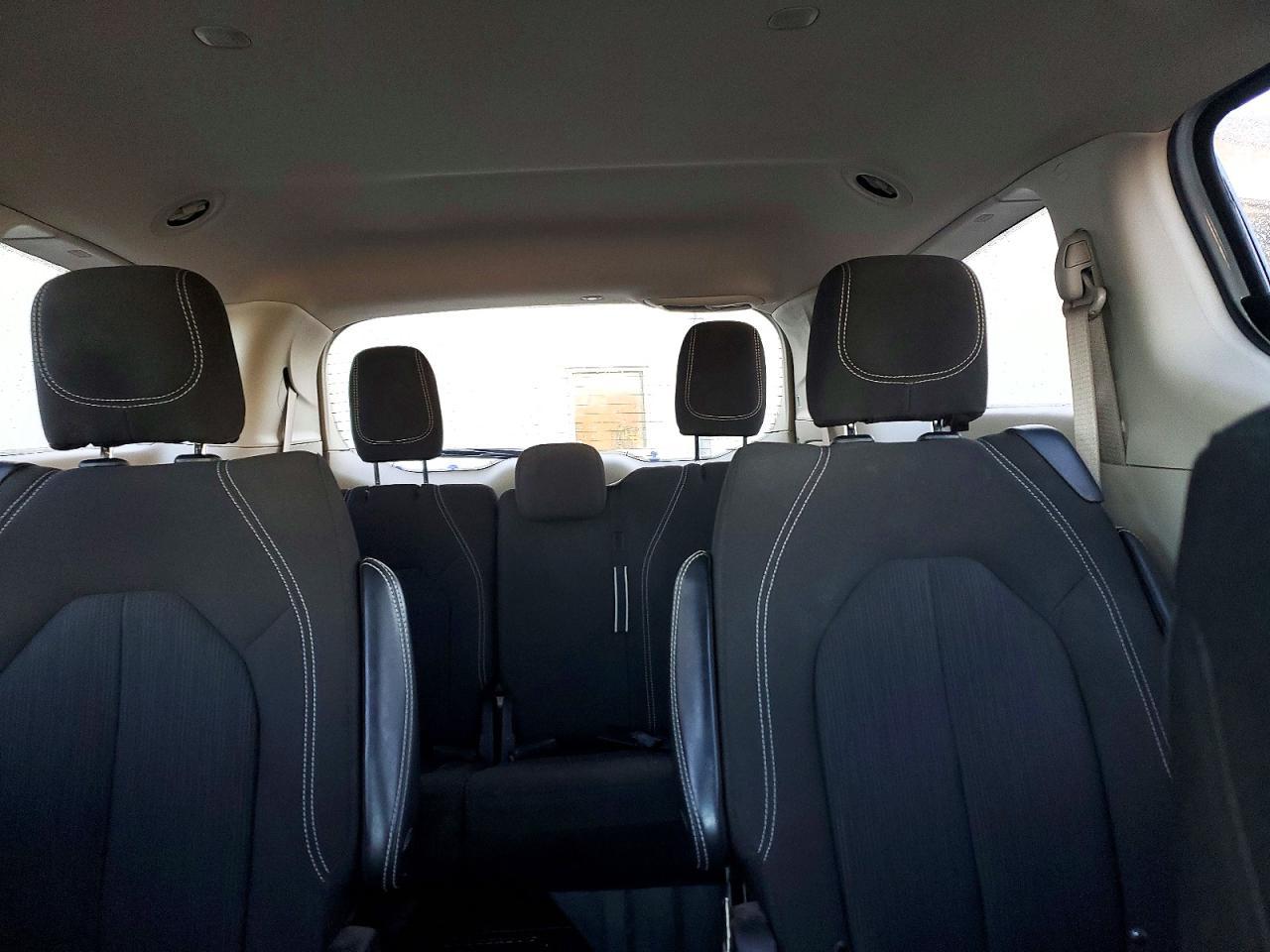 2022 CHRYSLER Voyager