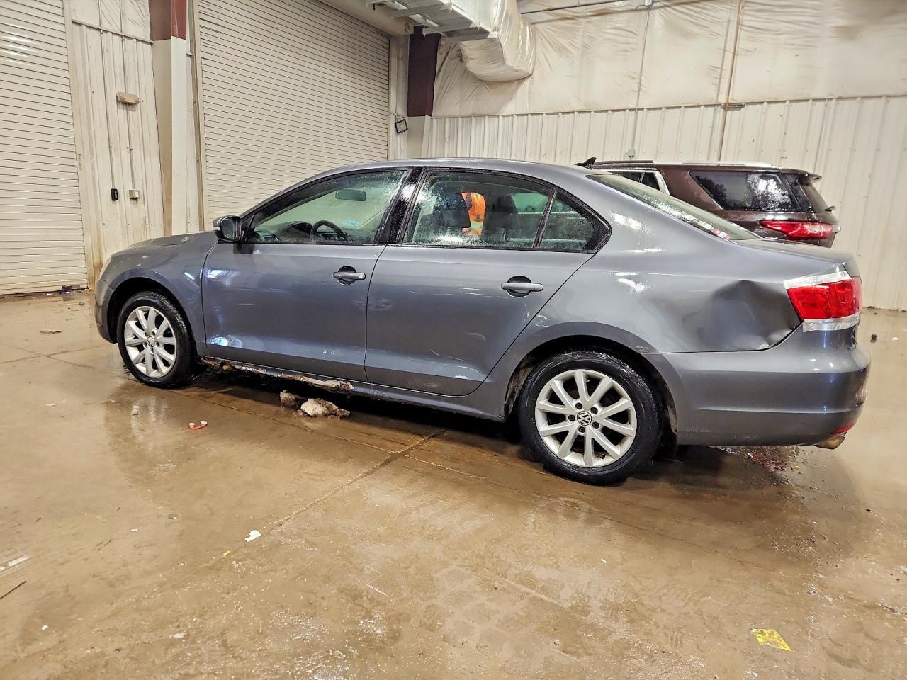 2011 VOLKSWAGEN JETTA
