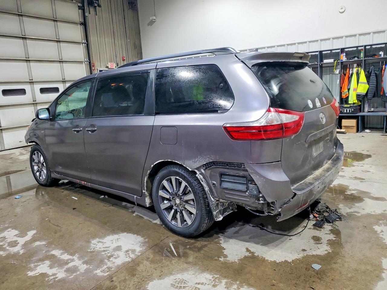 2019 TOYOTA SIENNA