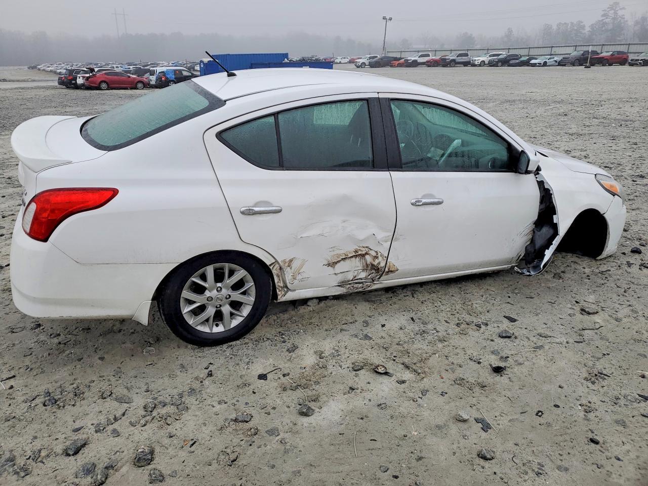 2018 NISSAN VERSA