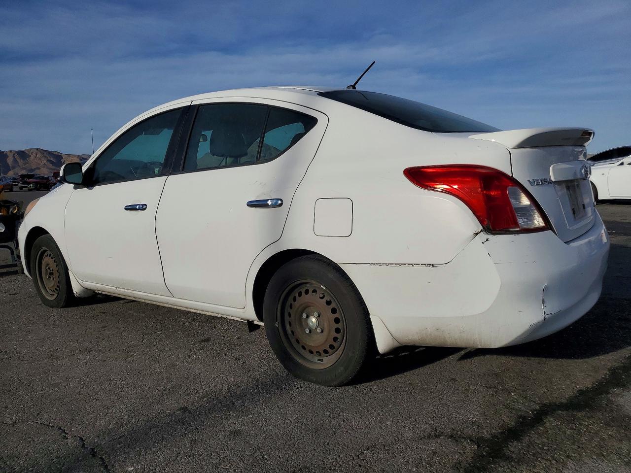 2014 NISSAN VERSA