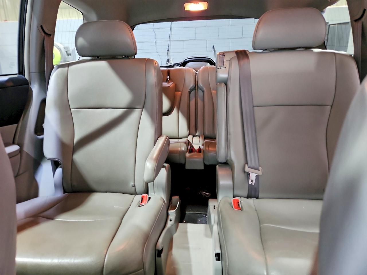 2011 TOYOTA HIGHLANDER