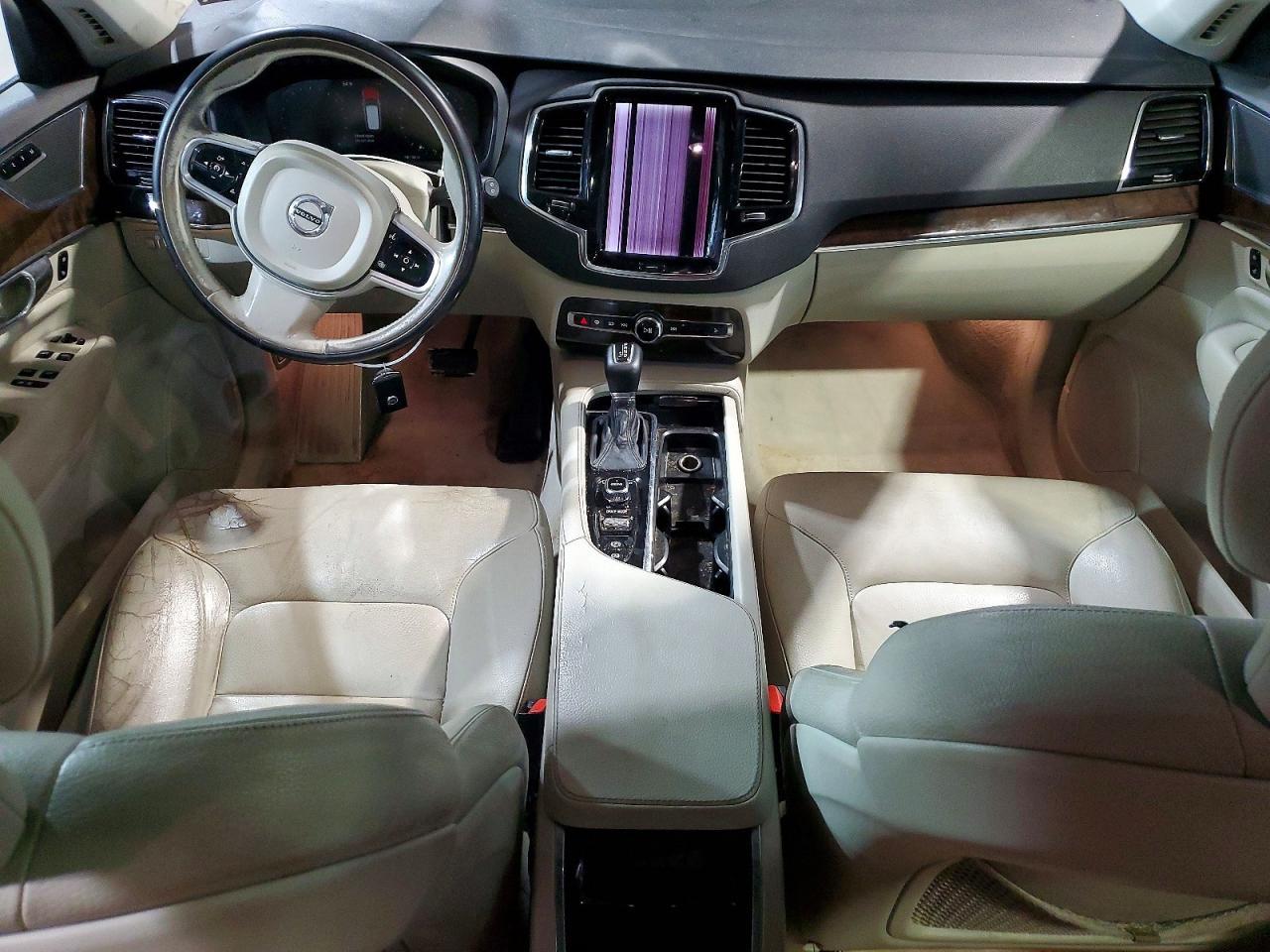 2016 VOLVO XC90