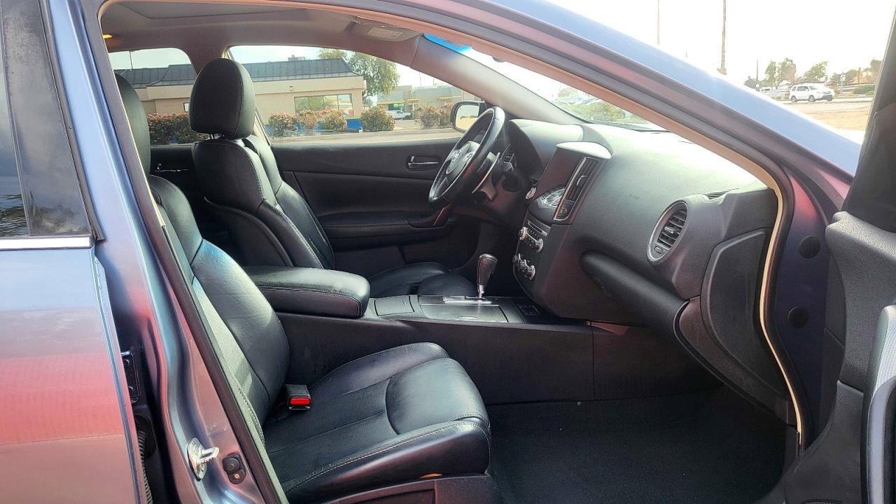 2011 NISSAN Maxima