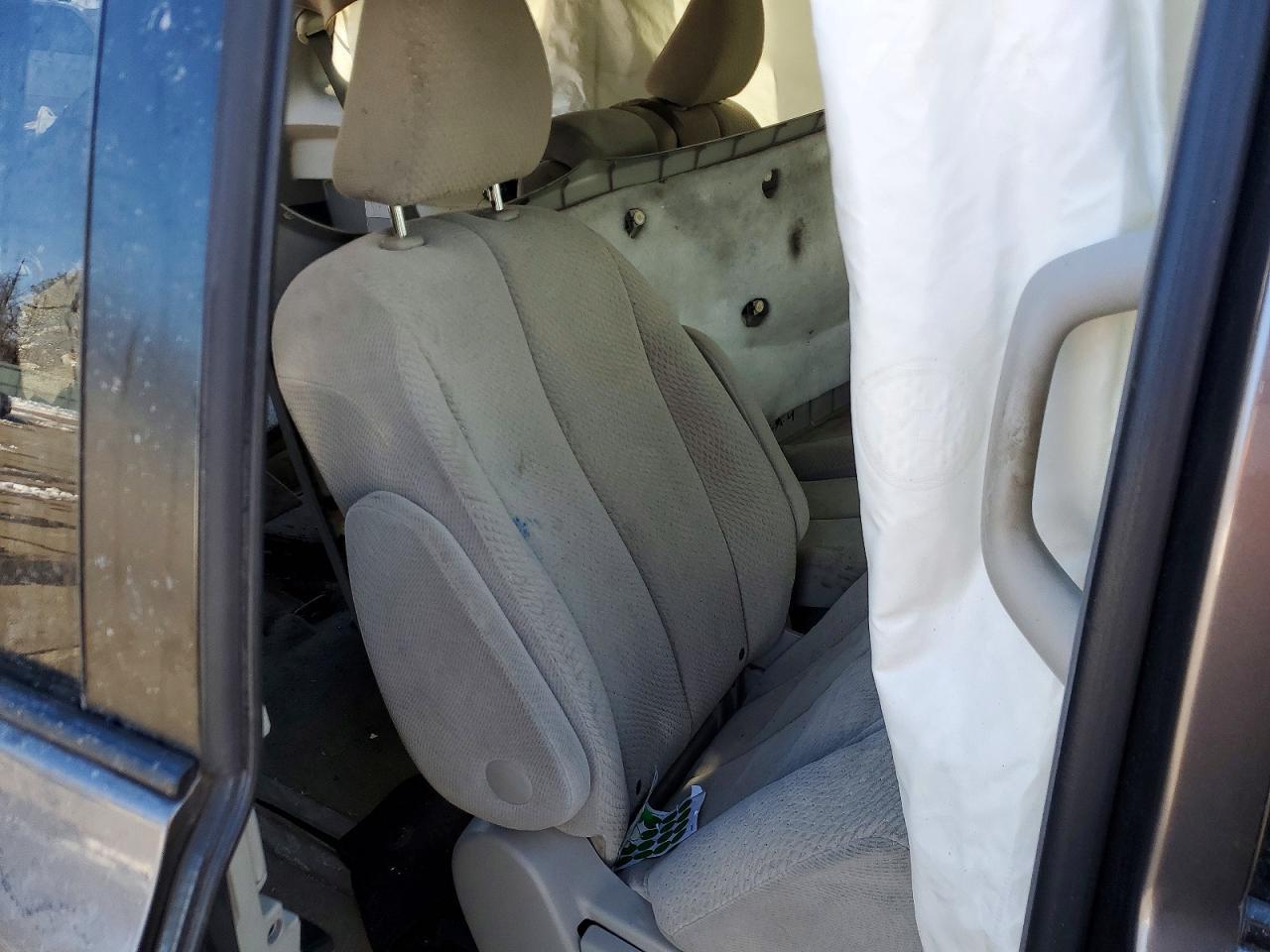 2011 TOYOTA SIENNA