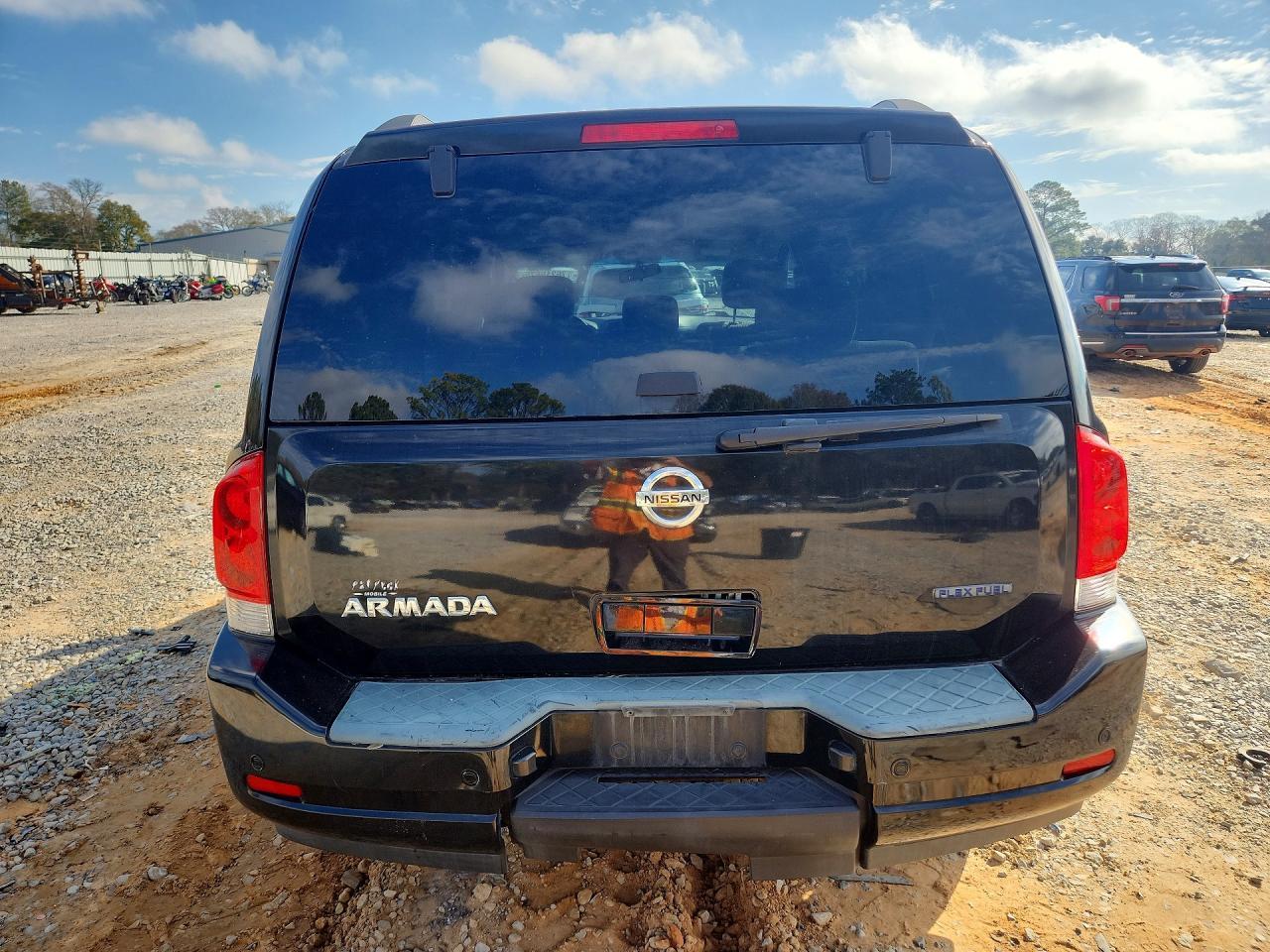 2011 NISSAN Armada