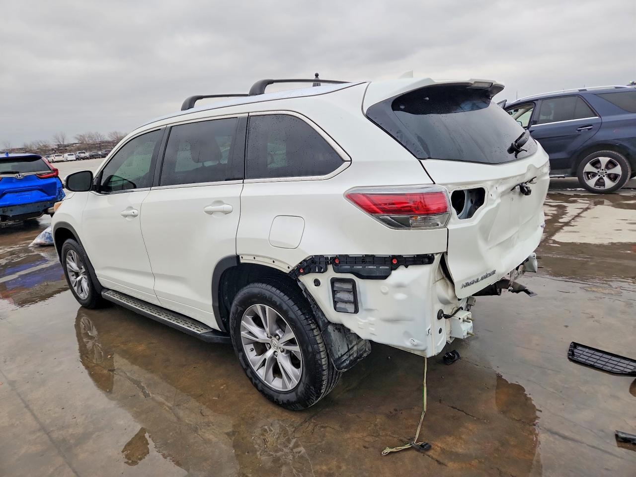 2015 TOYOTA HIGHLANDER