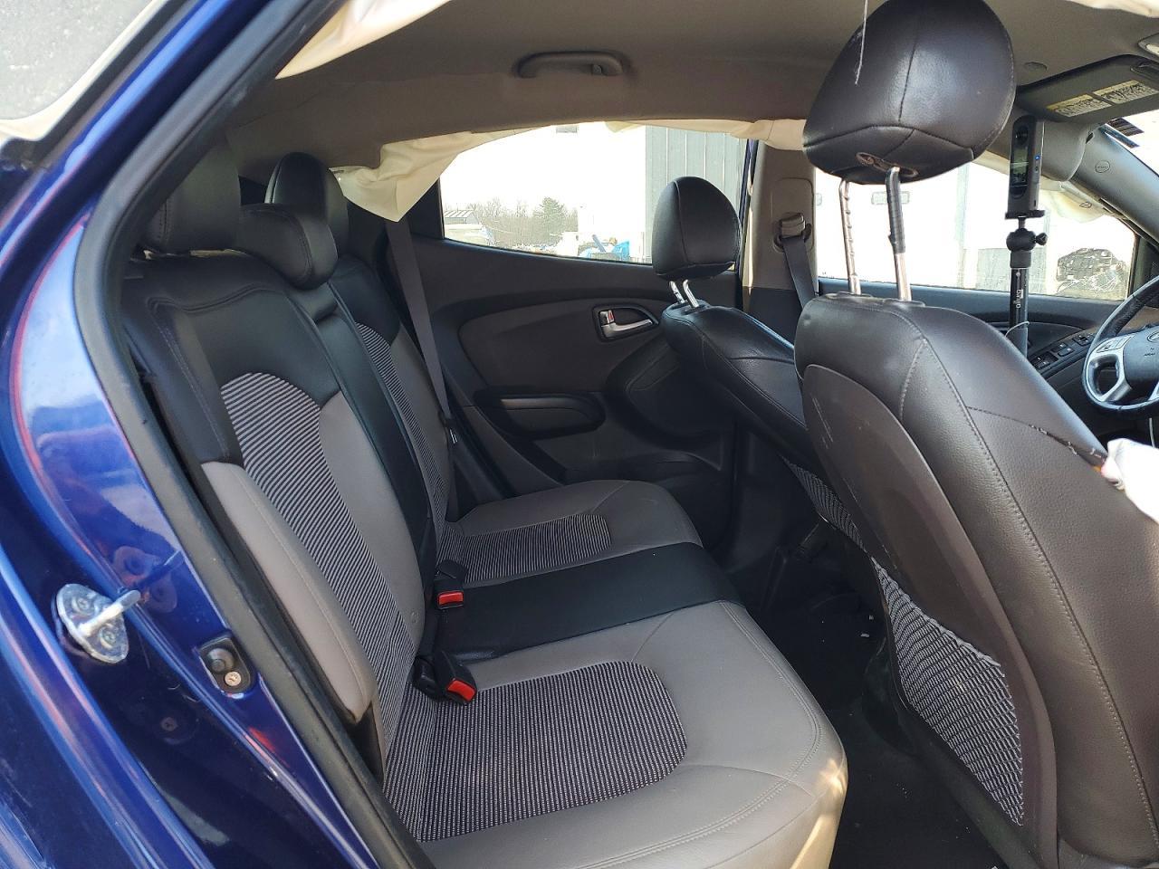 2011 HYUNDAI TUCSON