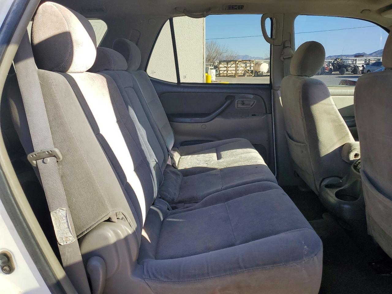 2006 TOYOTA Sequoia