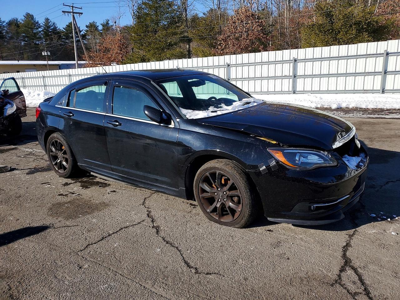 2013 CHRYSLER 200