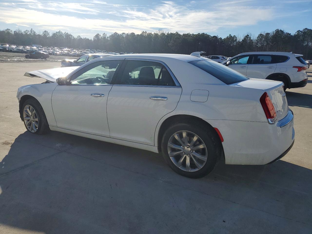 2019 CHRYSLER 300