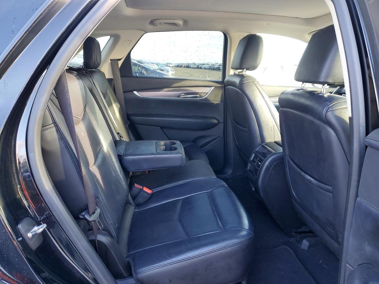 2017 CADILLAC XT5