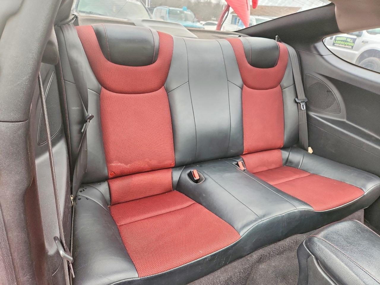 2010 HYUNDAI GENESIS