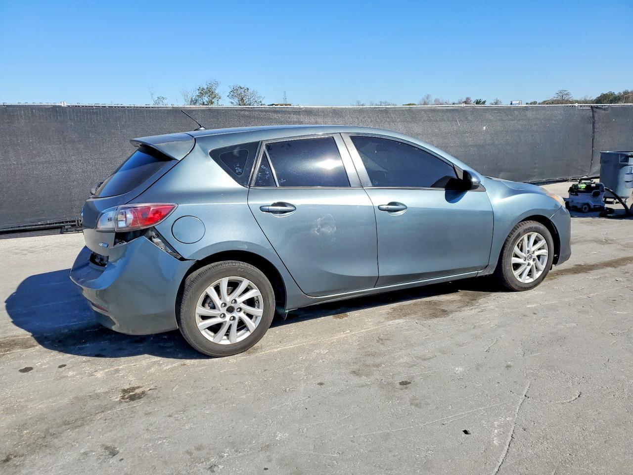 2013 MAZDA 3