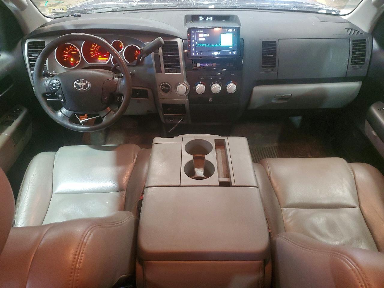 2011 TOYOTA TUNDRA