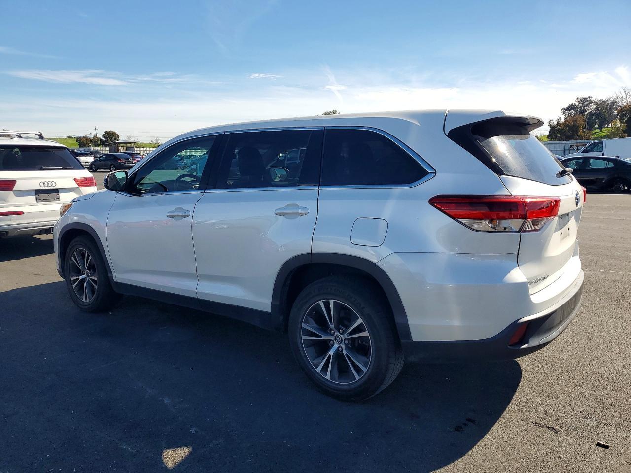 2019 TOYOTA HIGHLANDER